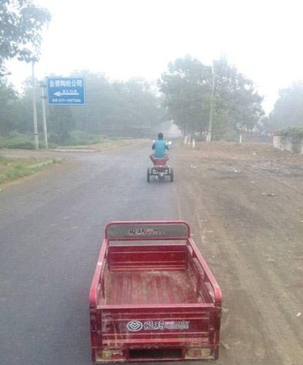 大哥，你车……掉了……